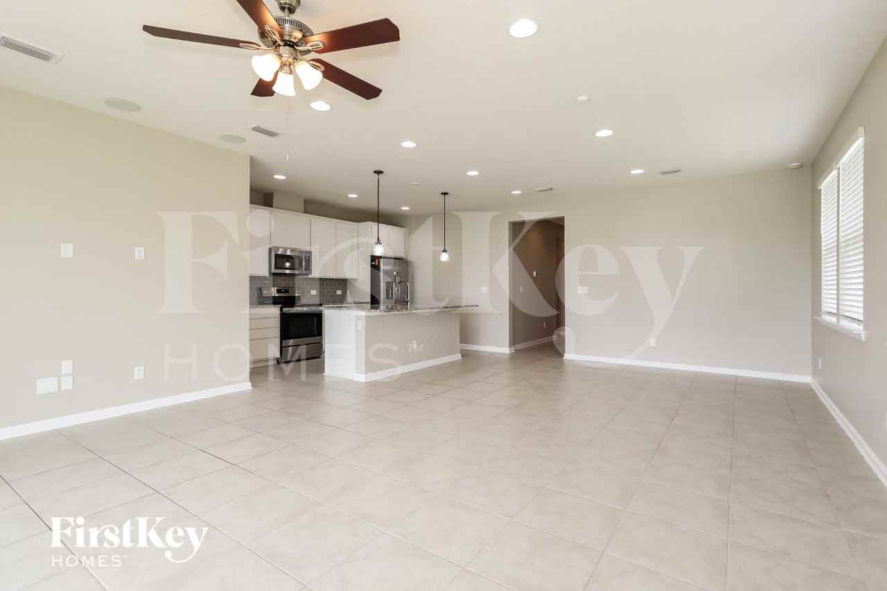 1503 Tropical Pine Cv - Photo 5 of 15