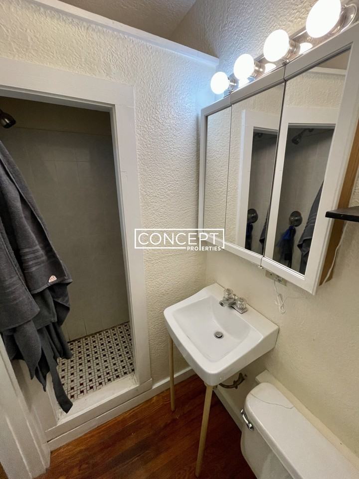 72 Revere St #1F - Photo 6 of 13