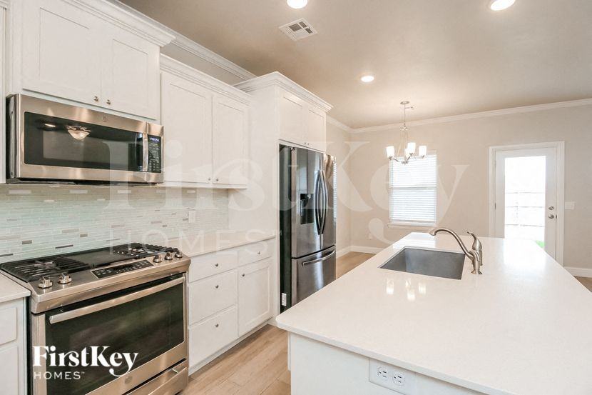 11409 Nw 100th Ct - Photo 7 of 15