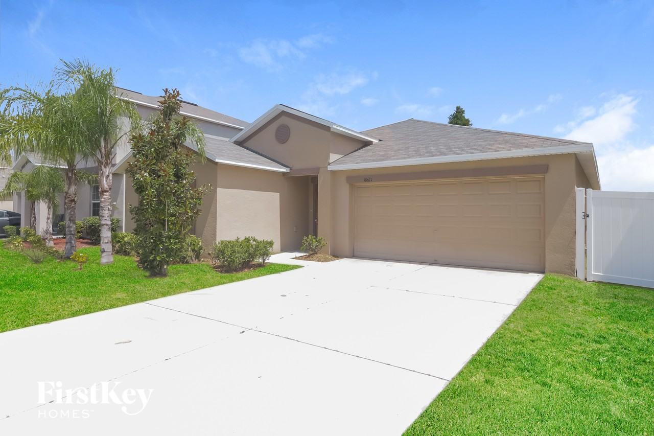 10621 Standing Stone Dr - Photo 2 of 15