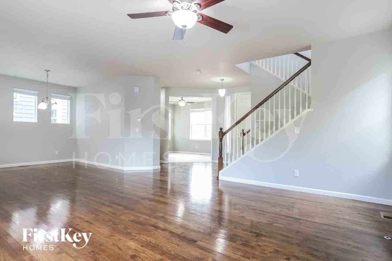 1318 S Duquesne Ct - Photo 4 of 15