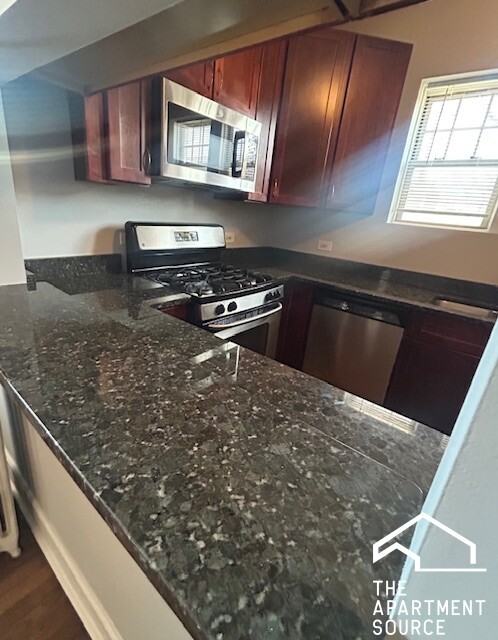 72 Pine Ave #2C - Photo 2 of 11