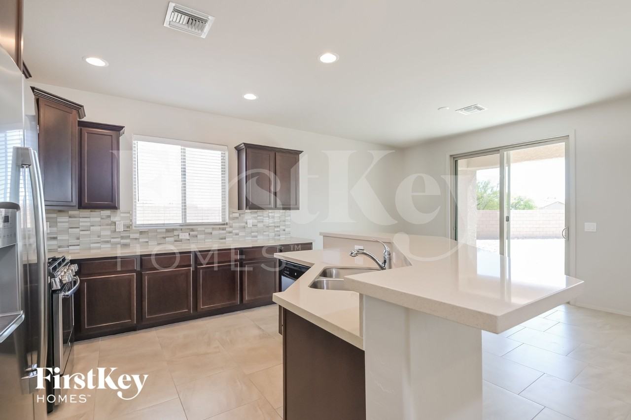 9662 S Via Bandera - Photo 6 of 15