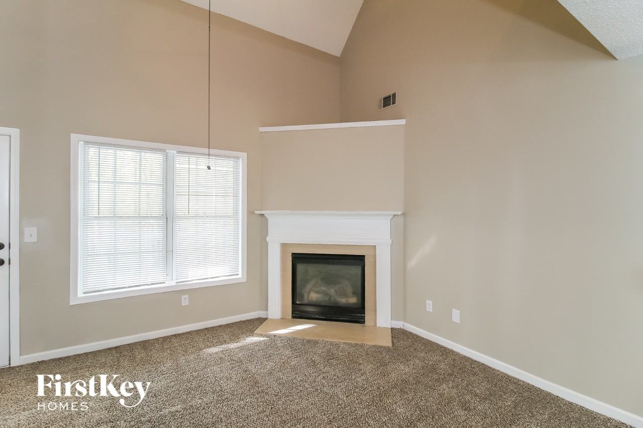 531 Judith Ct - Photo 3 of 15