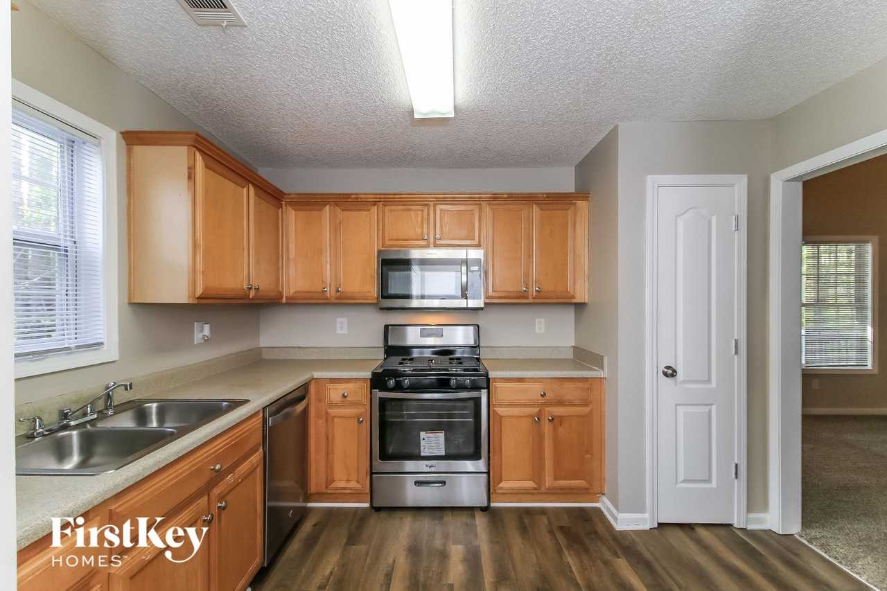 531 Judith Ct - Photo 5 of 15