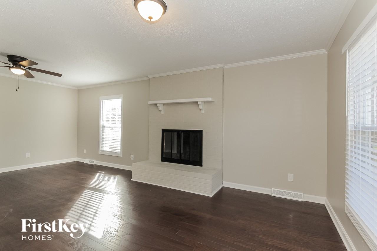 10601 Parlor Rd - Photo 6 of 15