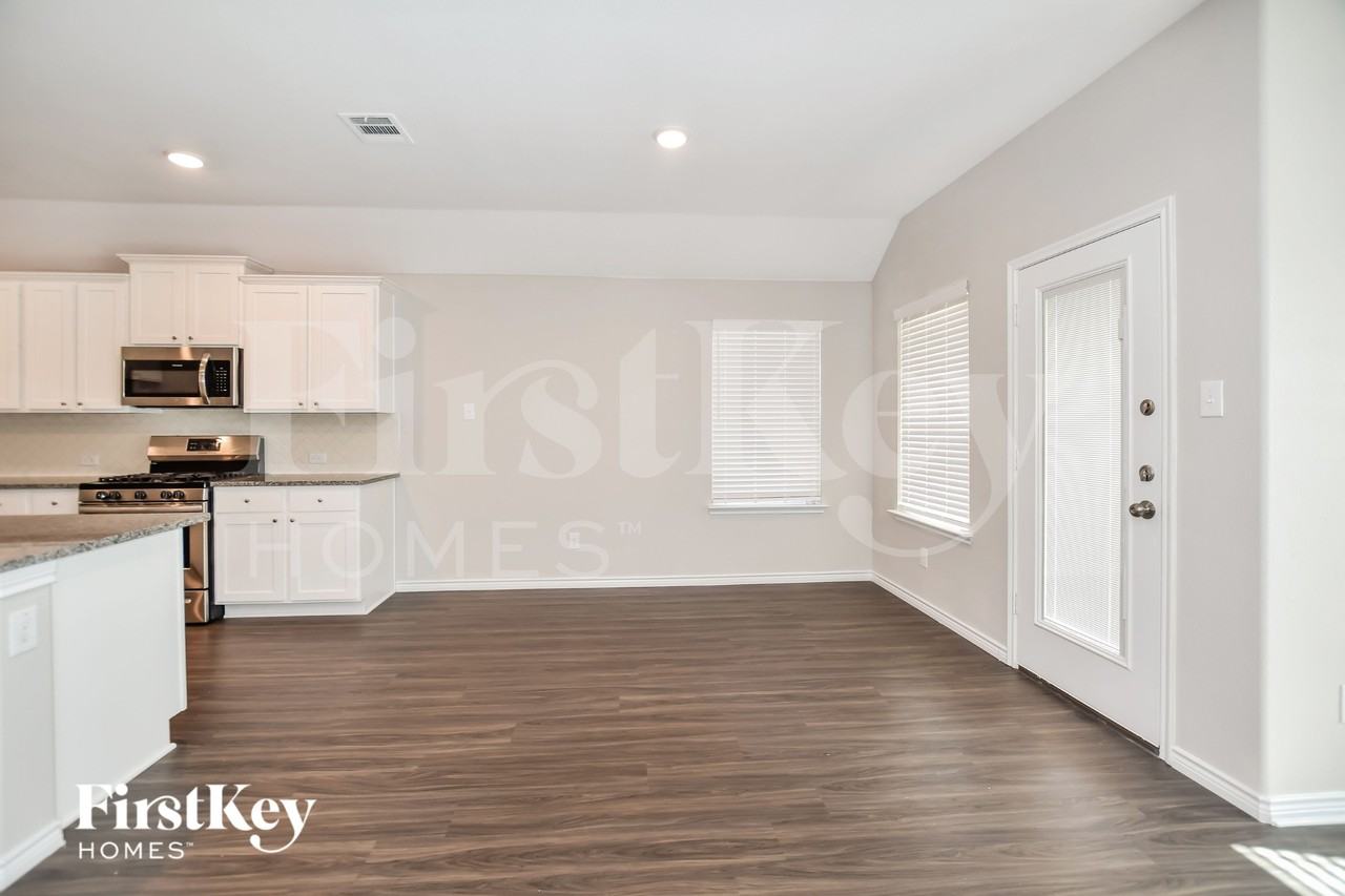 808 Fredericktown Dr - Photo 3 of 15