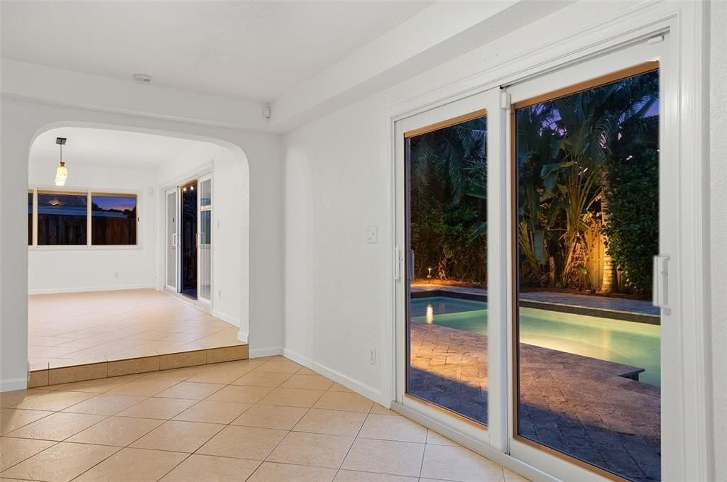 4700 Ne 3rd Ter - Photo 3 of 8