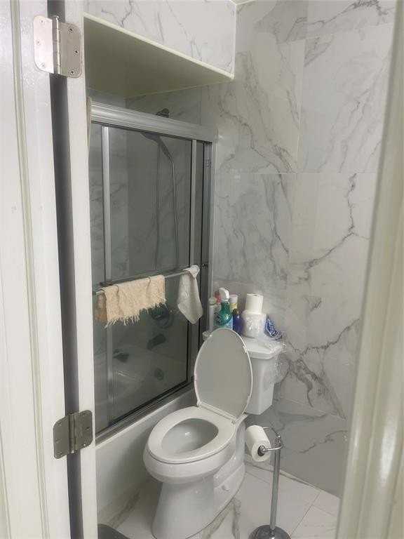 6250 Sw 9th St - Photo 7 of 11