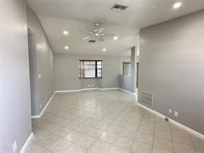 4940 Nw 92nd Ave - Photo 5 of 28