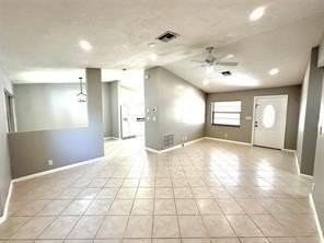 4940 Nw 92nd Ave - Photo 7 of 28