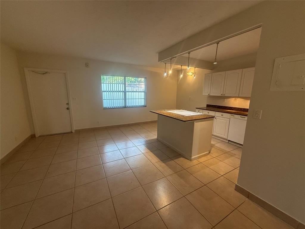 1414 Ne 5th Ter #4 - Photo 5 of 21