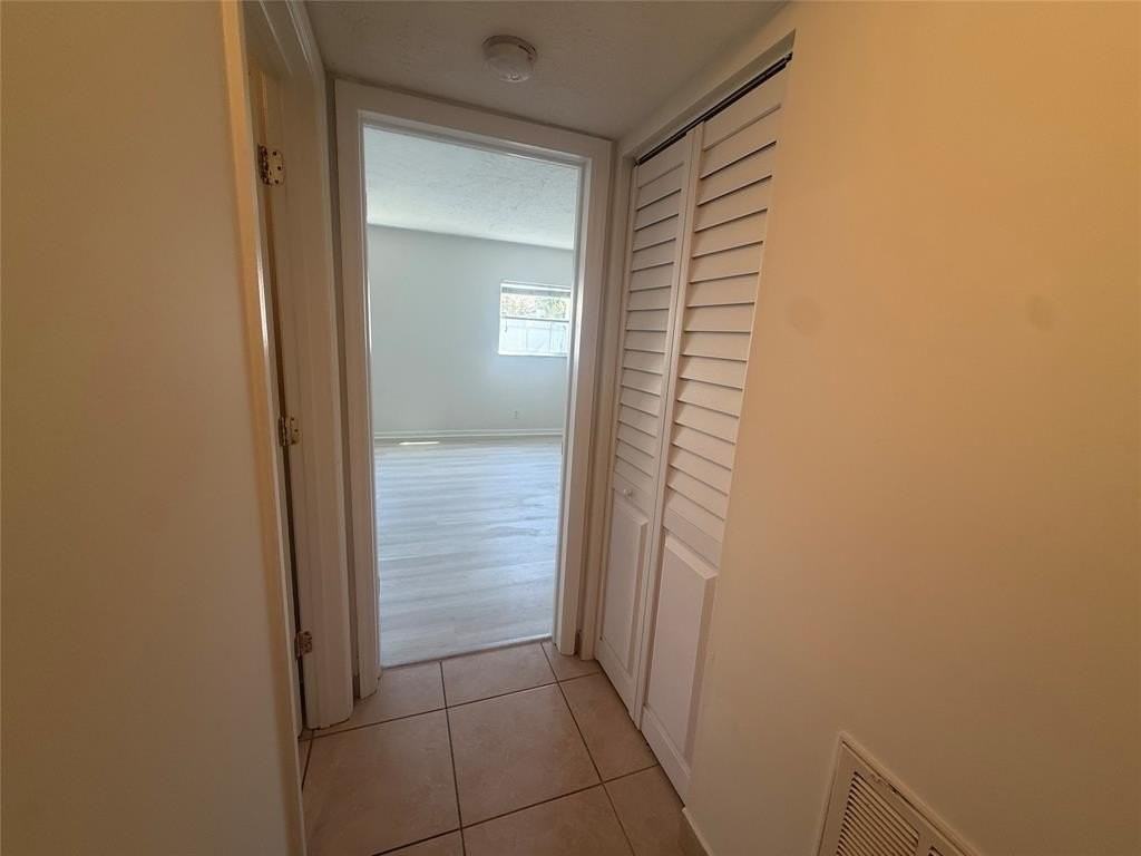 1414 Ne 5th Ter #4 - Photo 6 of 21