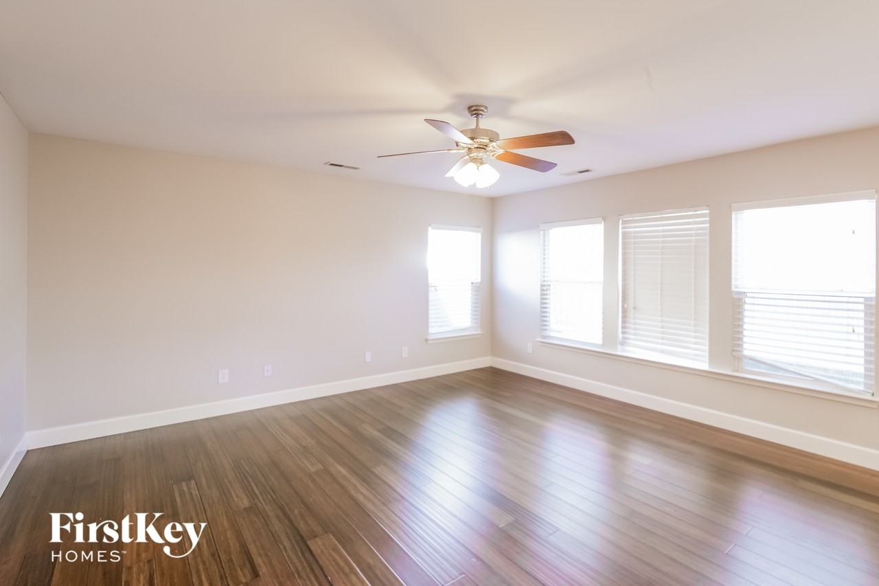 7023 Lanier St - Photo 3 of 15