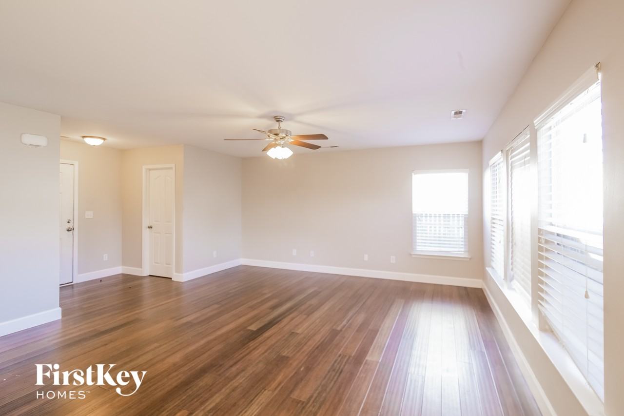 7023 Lanier St - Photo 4 of 15