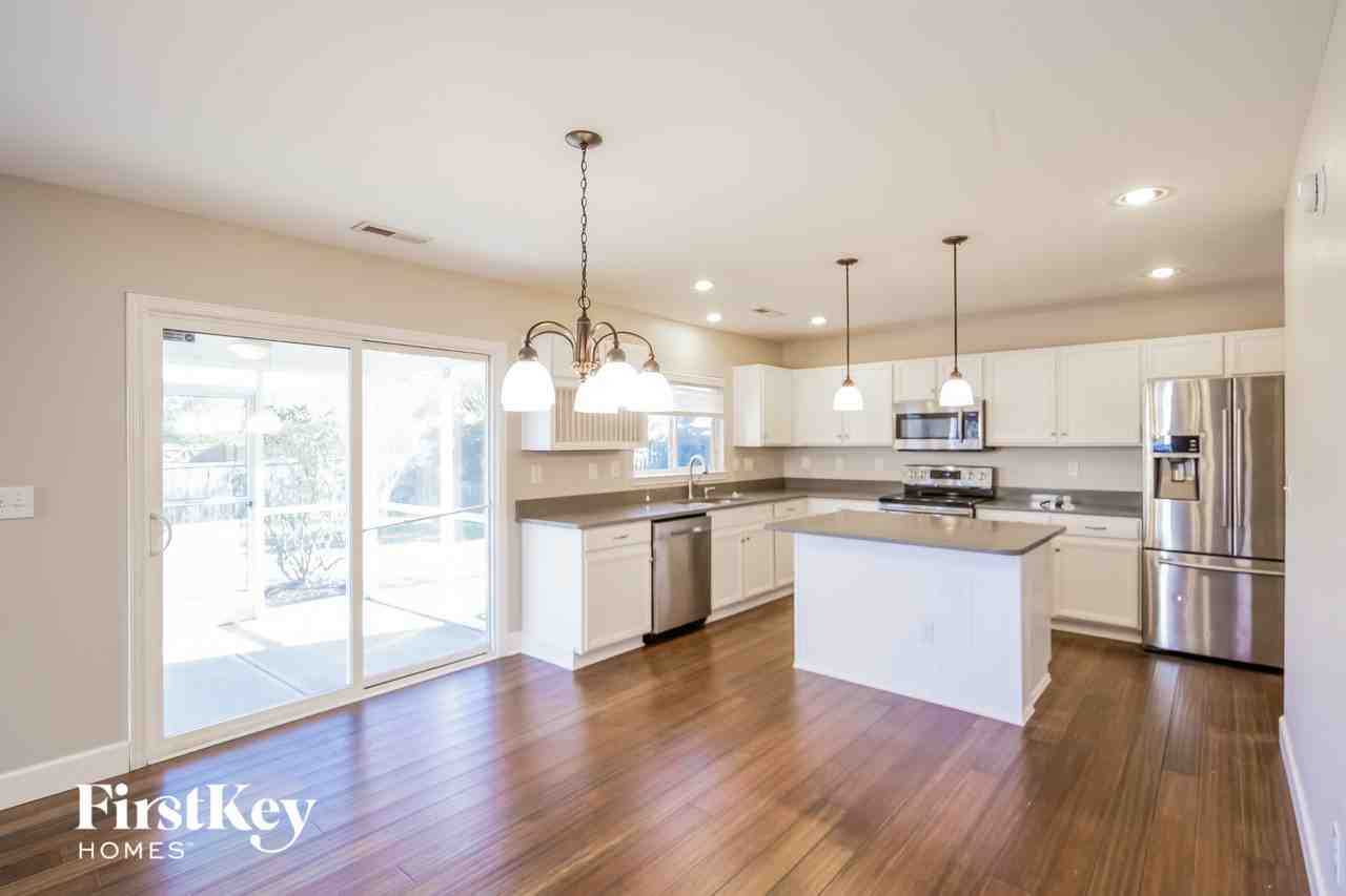 7023 Lanier St - Photo 5 of 15