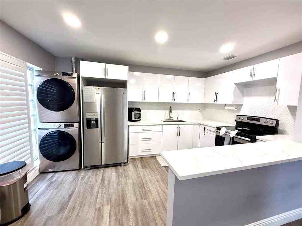 20862 Vinesta Cir #0 - Photo 2 of 21