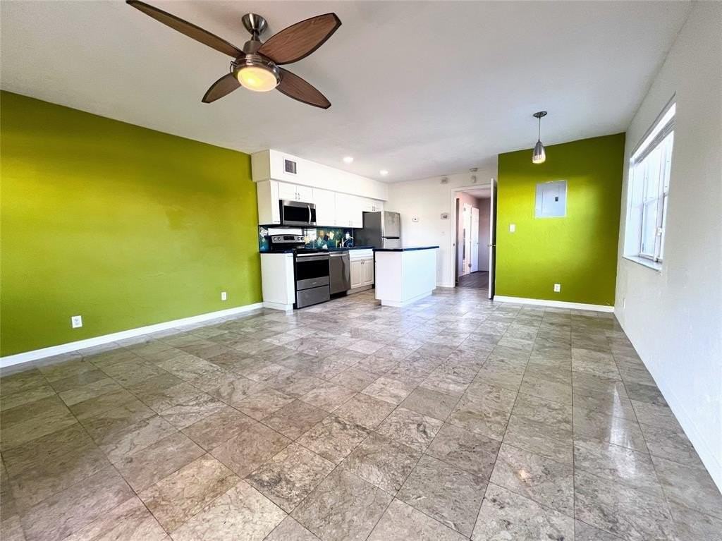 758 Ne 13th Ct #1 - Photo 5 of 29