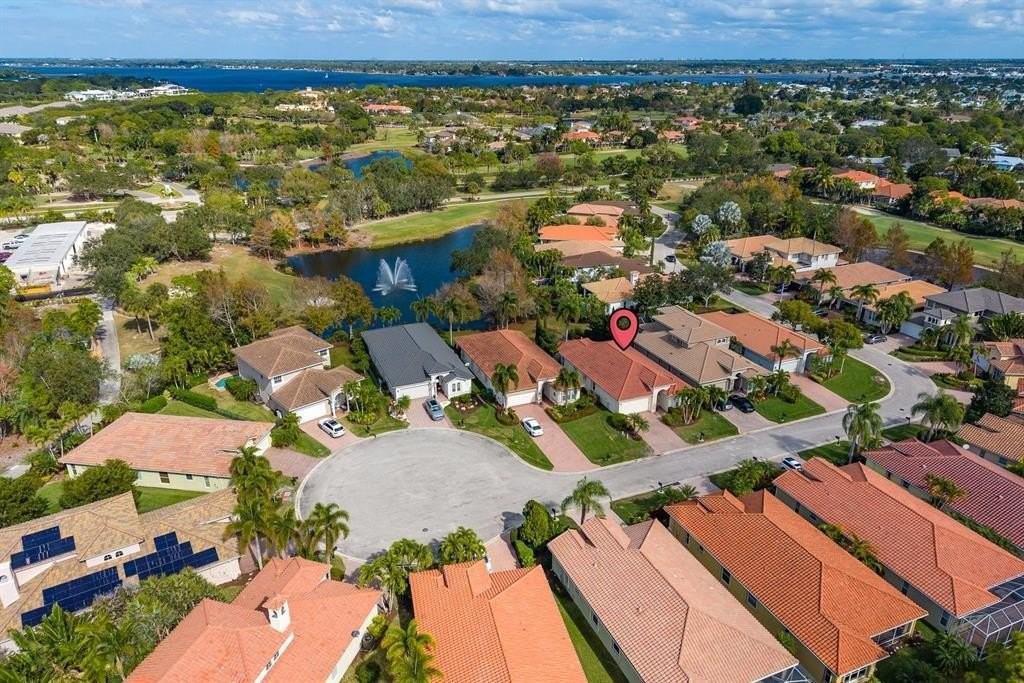 844 Sw Pebble Ln - Photo 4 of 40