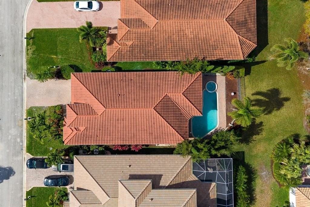 844 Sw Pebble Ln - Photo 6 of 40