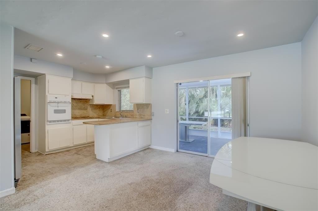 3140 Ne 9th Ave - Photo 7 of 38