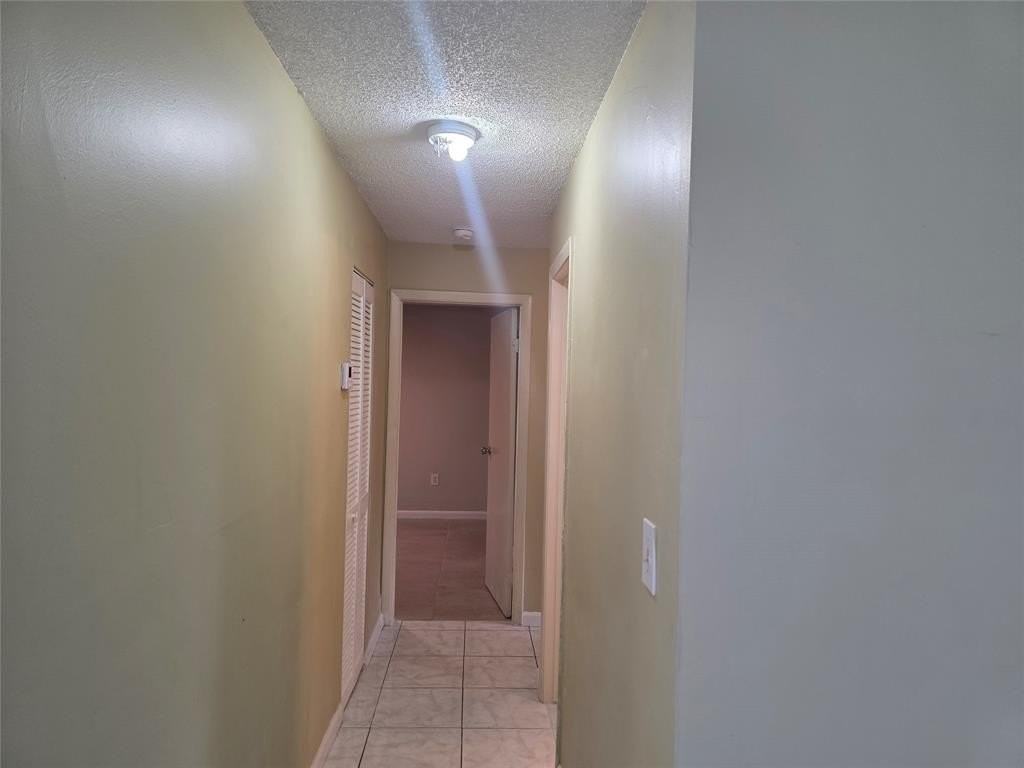 309 Ne 169th St - Photo 7 of 18