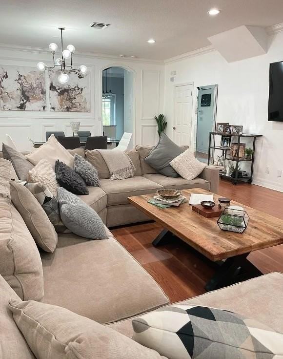 1084 Nw 18th Ave - Photo 3 of 20