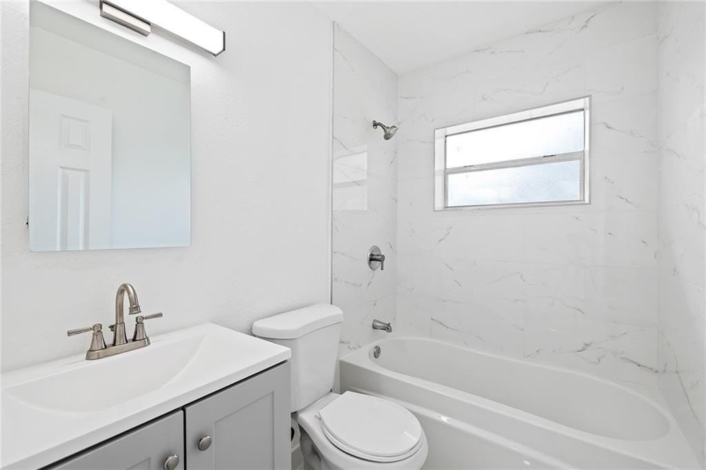 583 Nw 17th Pl #A - Photo 6 of 14