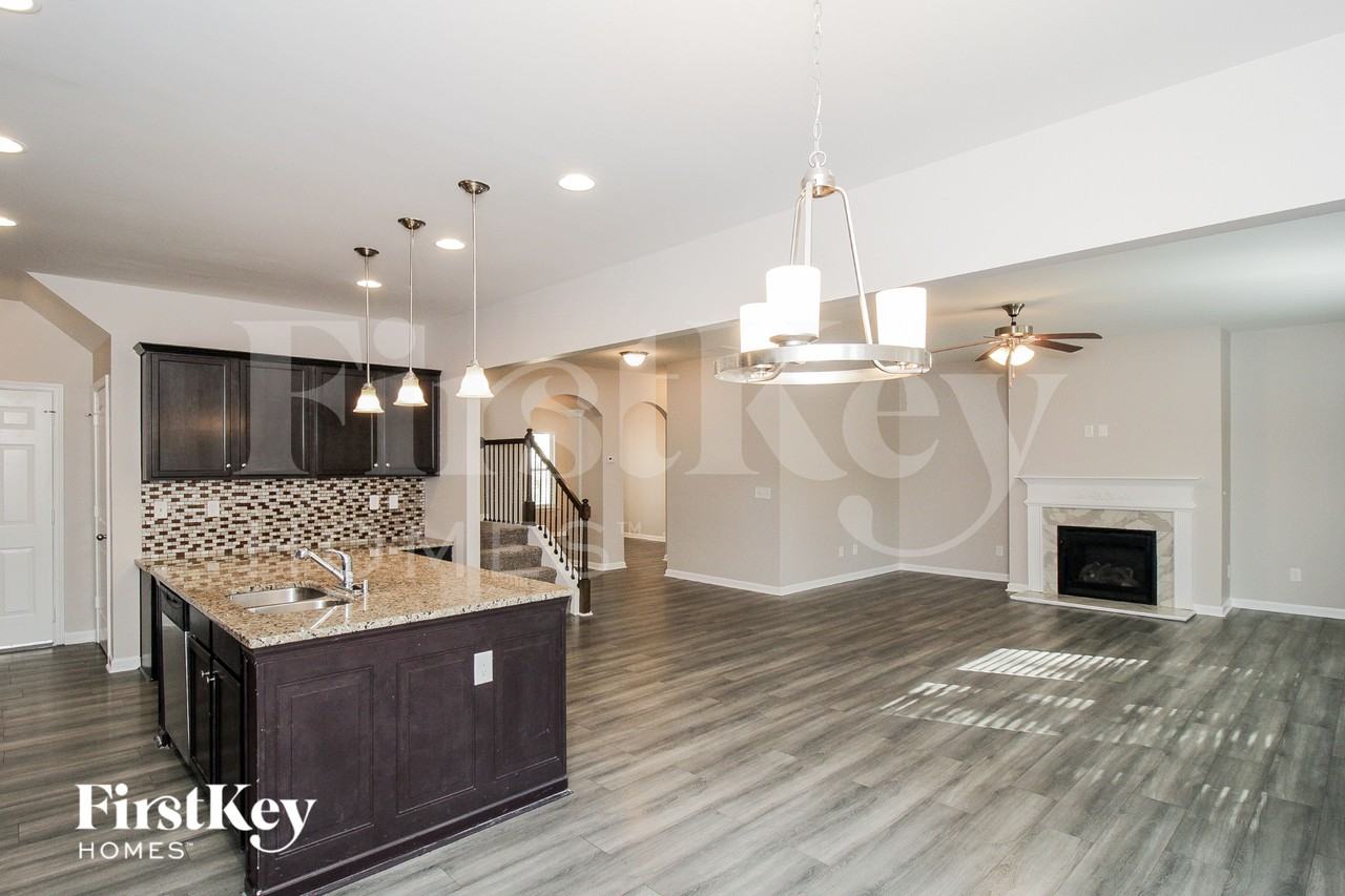 3 Miles Dr Se - Photo 4 of 15