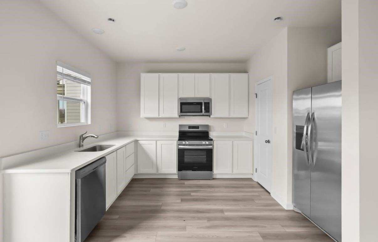 555 Standard Ave - Photo 3 of 6