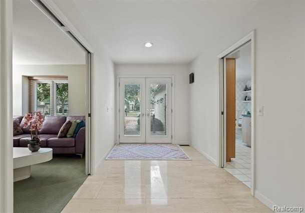 5129 Woodlands Ln - Photo 2 of 31