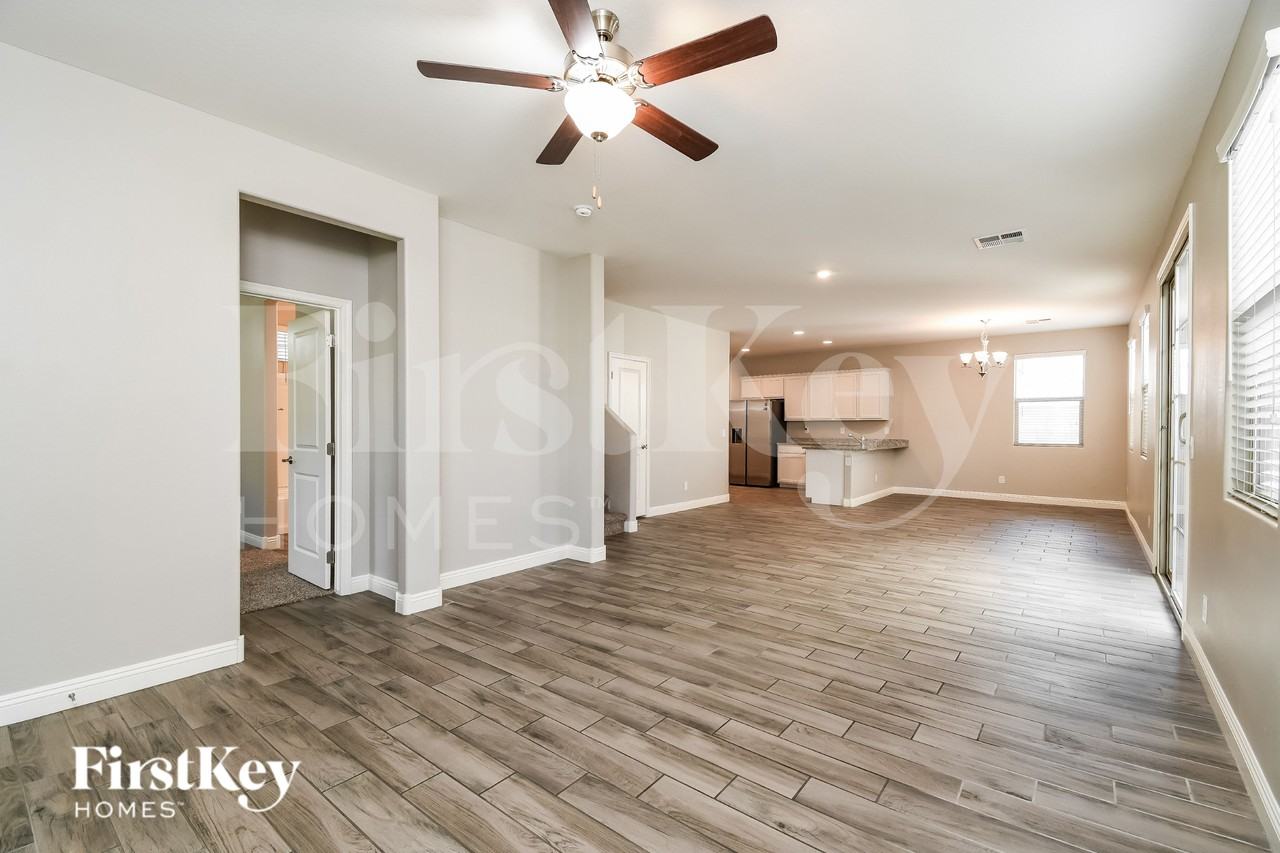 303 N Sunrise - Photo 2 of 19