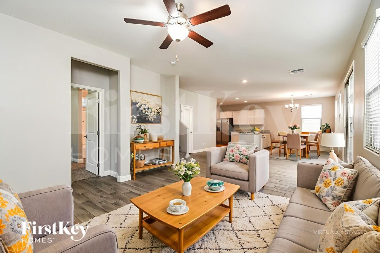 303 N Sunrise - Photo 3 of 19