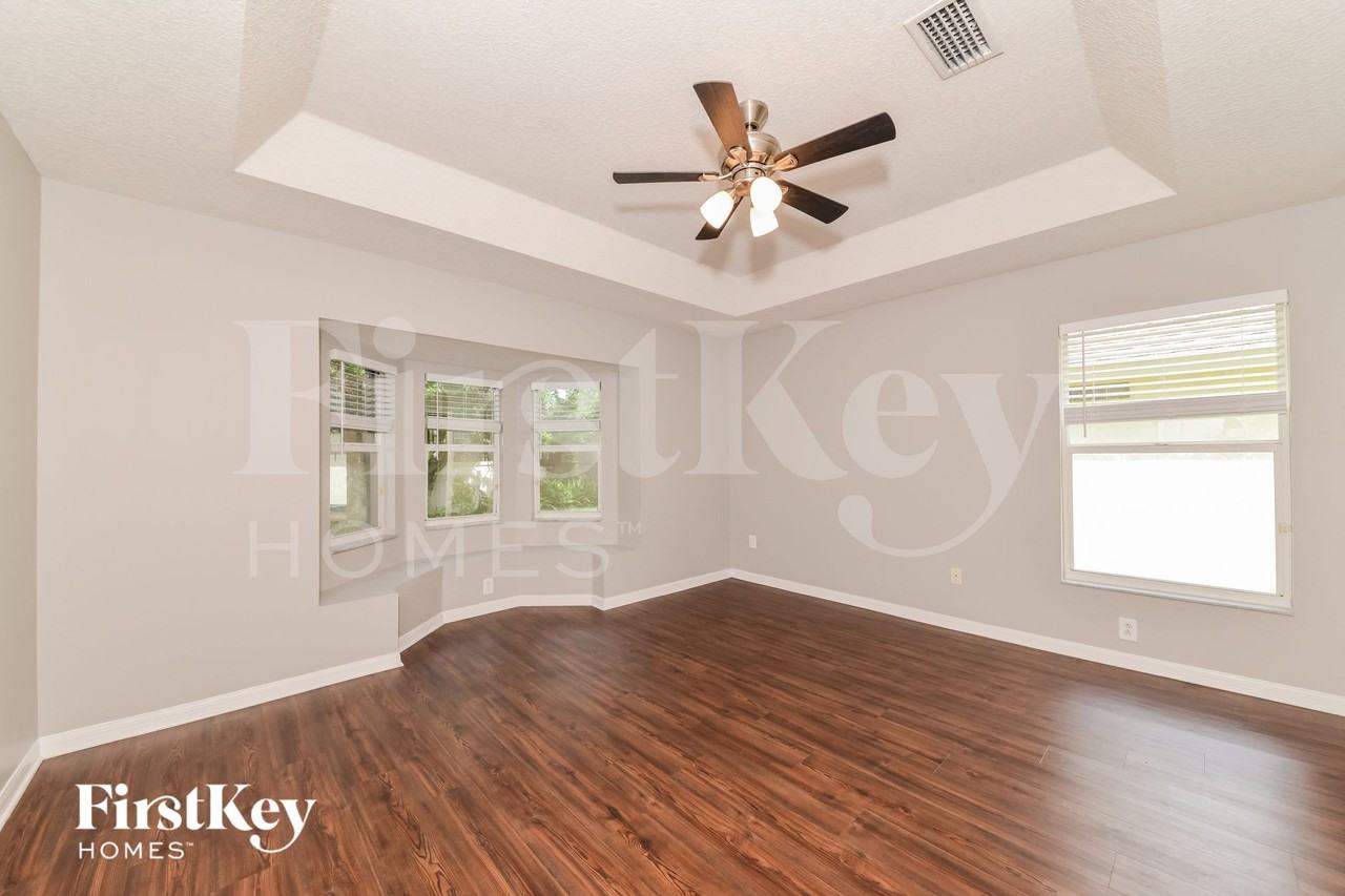 2128 Brandon Park Cir - Photo 2 of 15