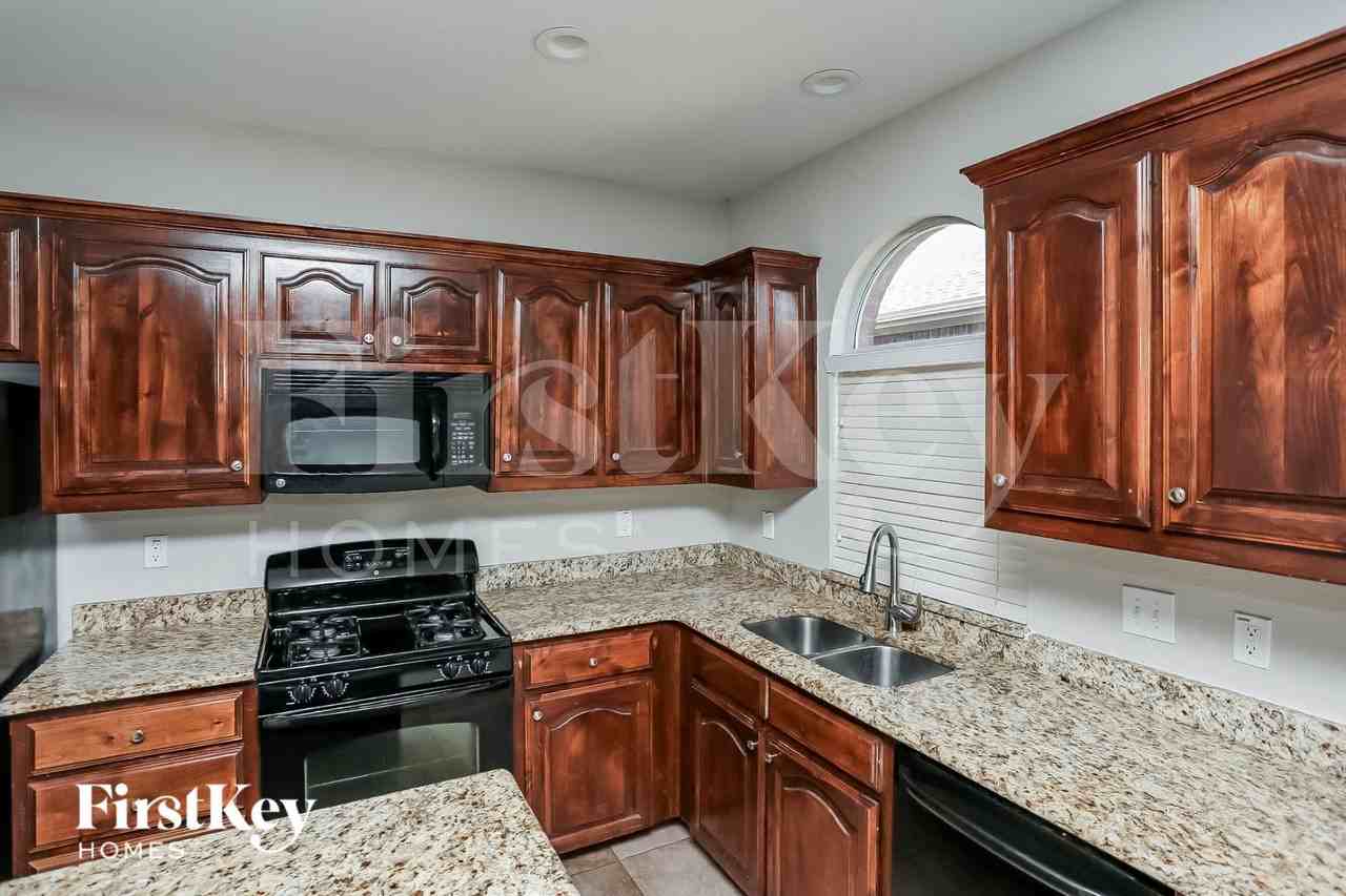6208 Charisma Ct - Photo 5 of 15
