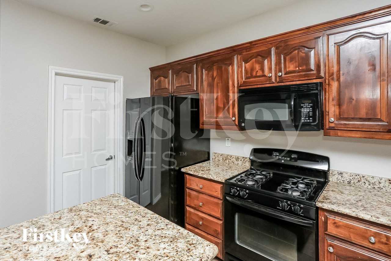 6208 Charisma Ct - Photo 6 of 15