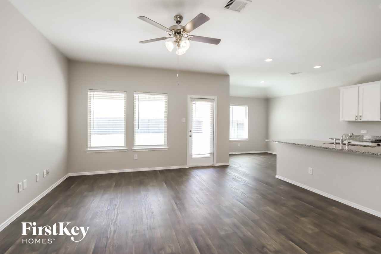 18286 Eaton Mill Dr - Photo 3 of 15