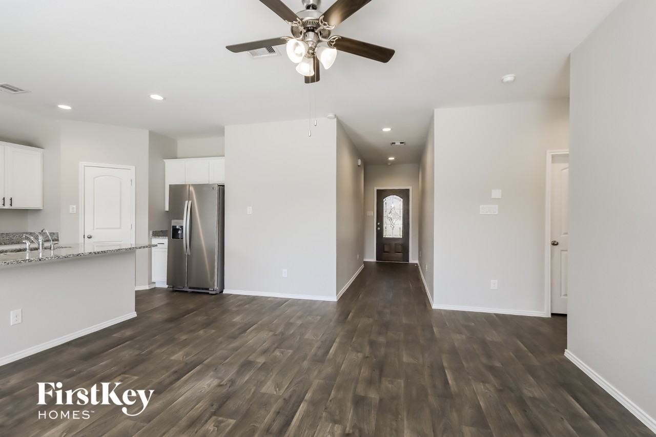 18286 Eaton Mill Dr - Photo 4 of 15