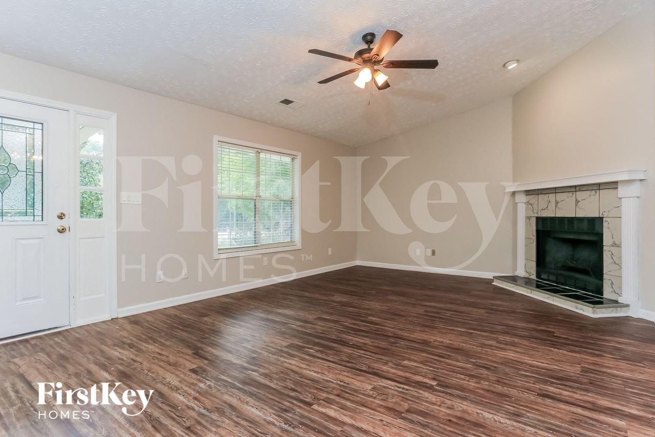 1999 Bullock Trl - Photo 2 of 15