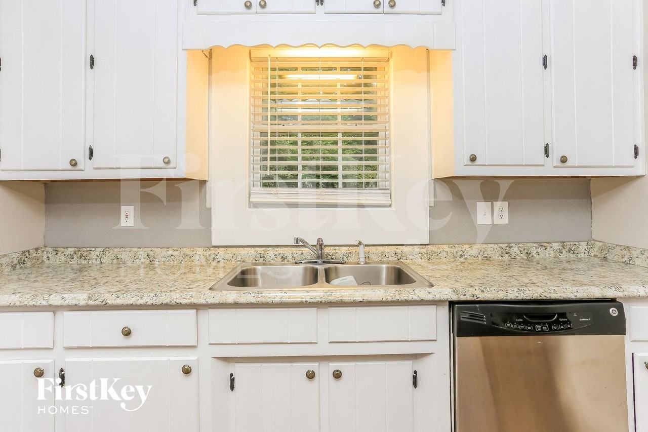 1999 Bullock Trl - Photo 7 of 15