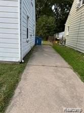 25866 Hanover St - Photo 3 of 6