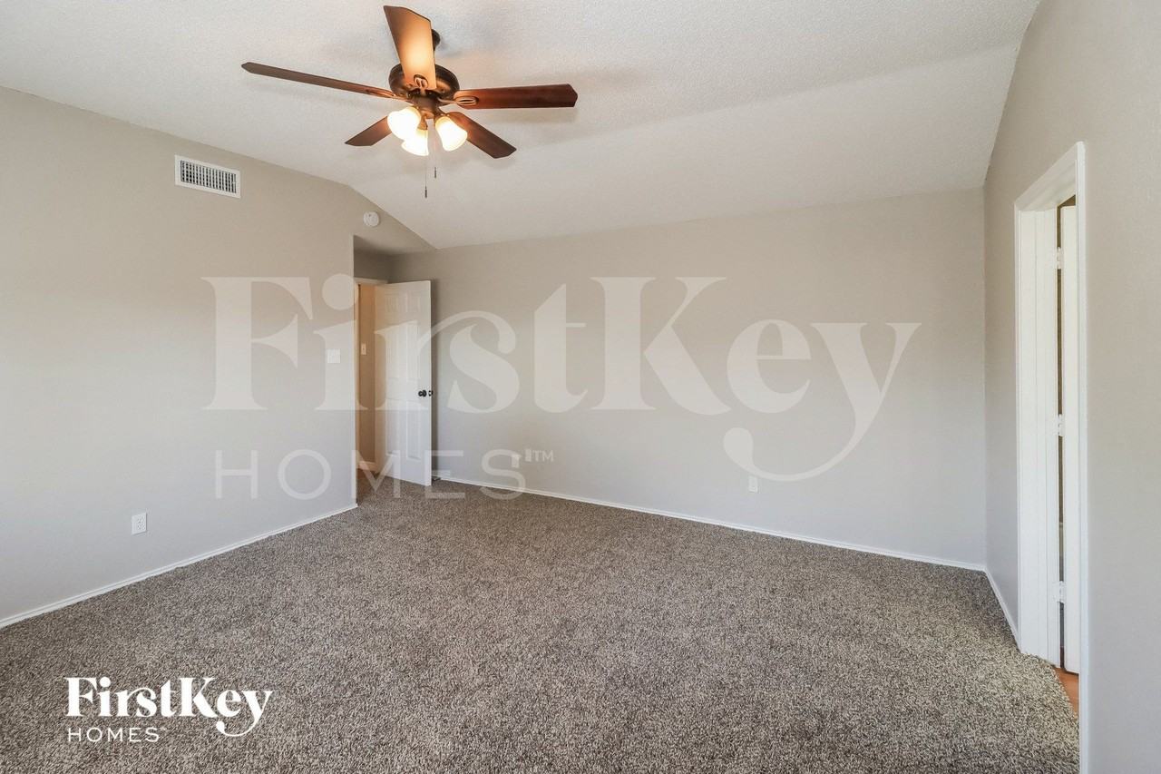 4317 Coventry Dr - Photo 7 of 15