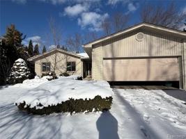 featured image of 48 Webb Dr