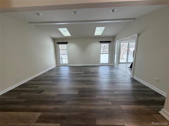 48 Webb Dr - Photo 2 of 16