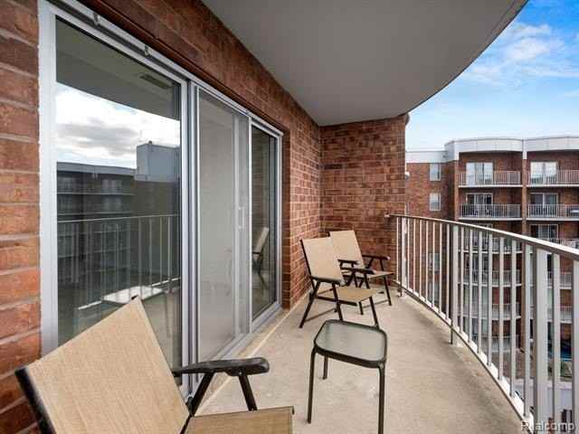 411 S Old Woodward Ave #925 - Photo 5 of 16