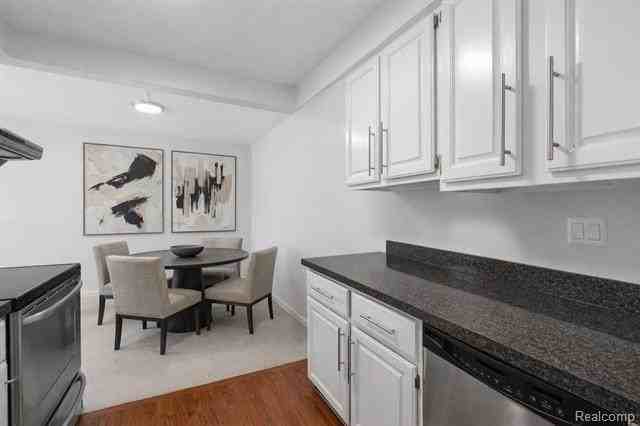 411 S Old Woodward Ave #925 - Photo 7 of 16