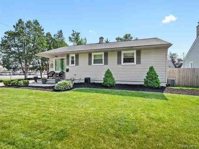 1304 Grove Ave - Photo 2 of 26