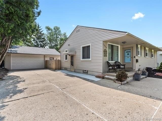 1304 Grove Ave - Photo 3 of 26