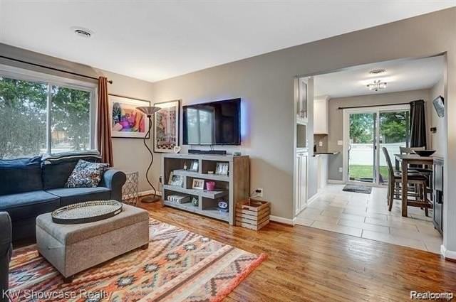 1304 Grove Ave - Photo 6 of 26