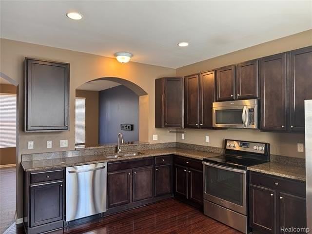 28024 Hopkins Dr - Photo 3 of 27